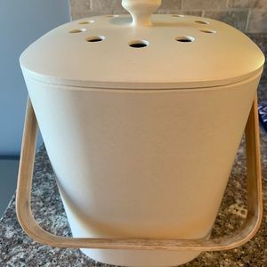 Bamboozle Kitchen Compost Bin with Filters